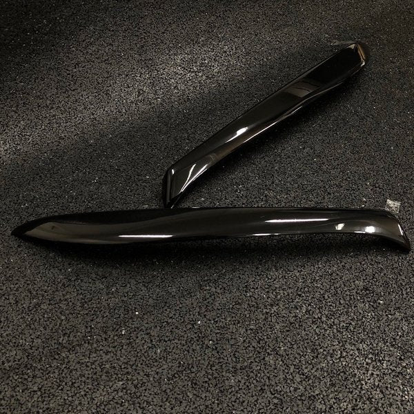 URAS Nissan Skyline R34 (ER34) Headlight Eyelines
