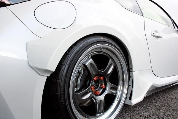 Garage Vary Toyota GR86 / Subaru BRZ (ZN8 / ZD8) Rear Over Fenders (FRP)