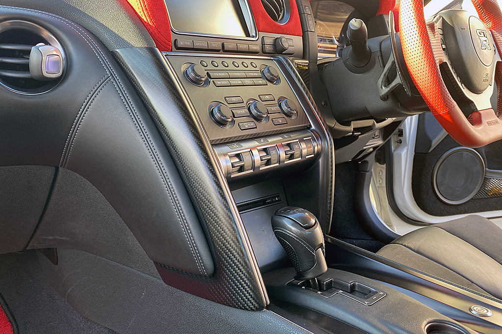 Top Secret R35 Dash Panel (Dry Carbon)