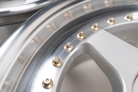 Racing Beat RB-02 17" 8J +35, 9J +35 (5x114.3)