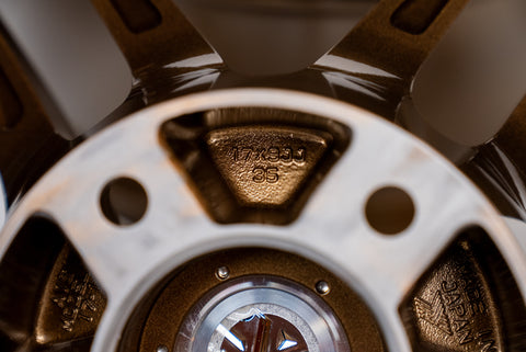 Yokohama AVS Model 5 17" 9J +35, 8J +30 (5x114.3)