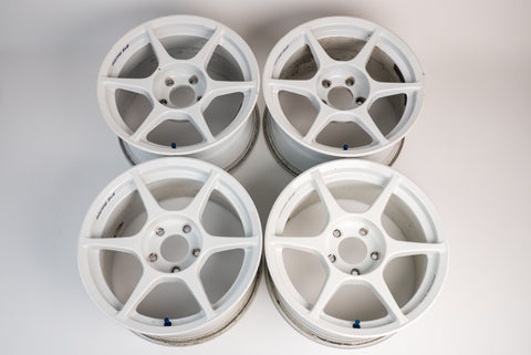 Buddy Club P1 16" 8.5J +37, 8.5J +27 (5x114.3)