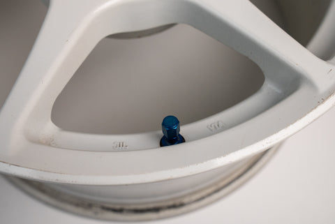 Buddy Club P1 16" 8.5J +37, 8.5J +27 (5x114.3)