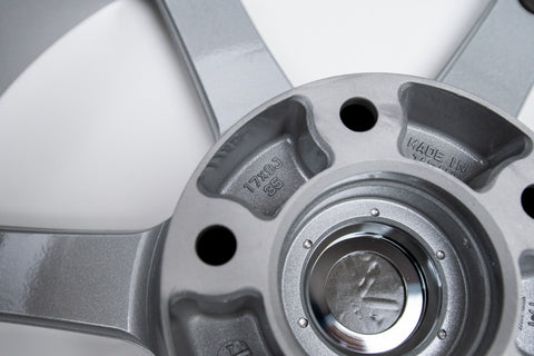 Yokohama AVS Model 6 18" 10J +42, 9J +35 (5x114.3)