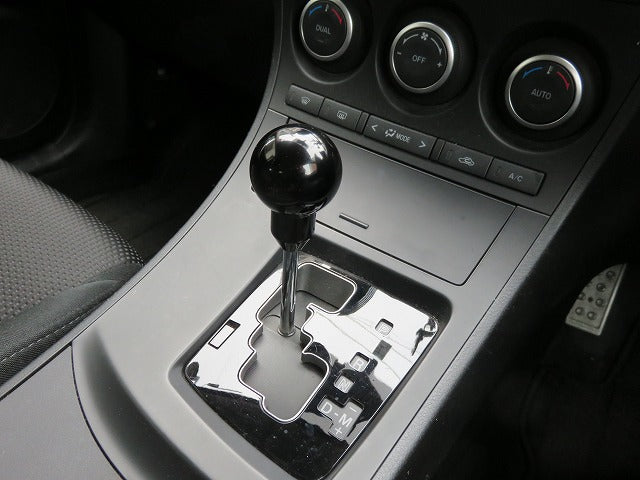 ZOOM ENGINEERING Universal Gated Automatic Shift Knob (M8 x 1.25)