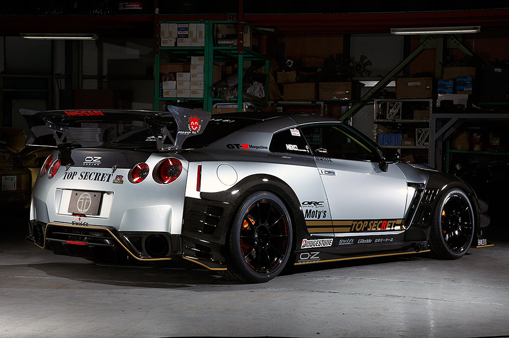 Top Secret R35 Rear Over Fenders (Zenki and Chuki)