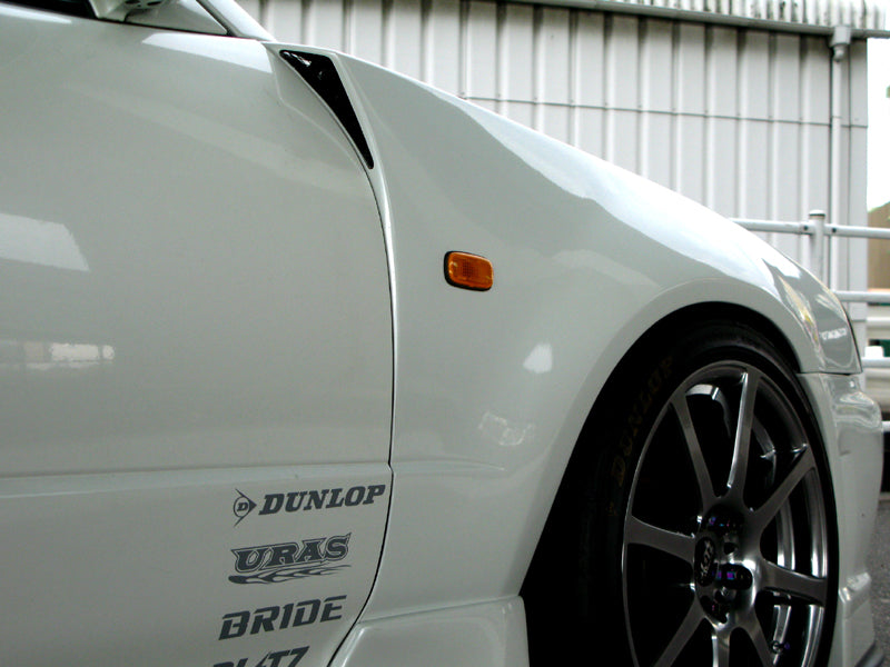URAS Nissan Skyline R34 (ER34) Type R Front Fenders (+18mm)