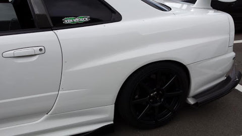 URAS Nissan Skyline R34 (ER34) Type R Front Fenders (+18mm)