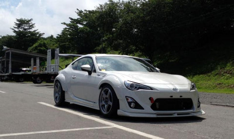 URAS Toyota 86 / Subaru BRZ (ZN6 / ZC6) Sports Side Skirts (86)