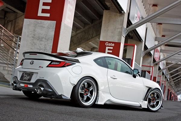 Garage Vary Toyota GR86 / Subaru BRZ (ZN8 / ZD8) Rear Over Fenders (FRP)