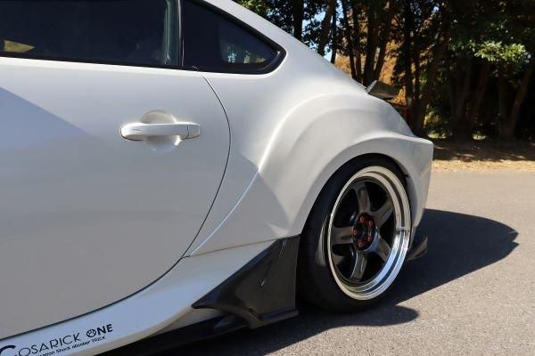 Garage Vary Toyota 86 / Subaru BRZ (ZN6 / ZC6) Nanchatte Blister Fenders