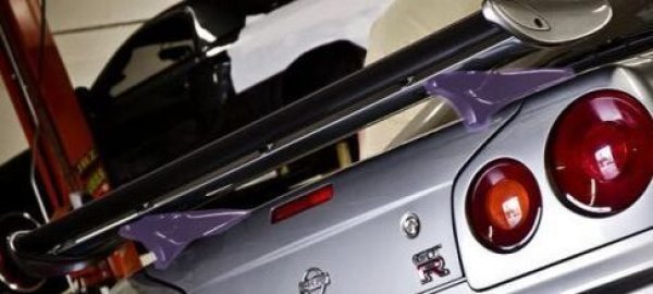Do-Luck Nissan Skyline GT-R (BNR34) Rear Wing Stay