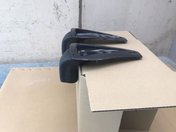Do-Luck Nissan GT-R (R35) Bonnet Duct (OEM-Replacement, Asymmetric