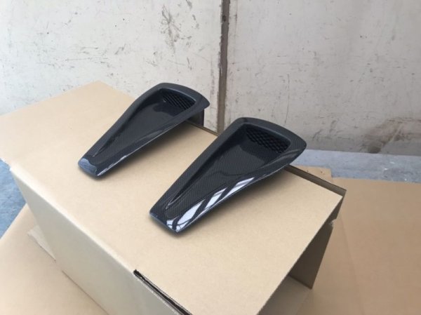 Do-Luck Nissan GT-R (R35) Bonnet Duct (OEM-Replacement, Asymmetric