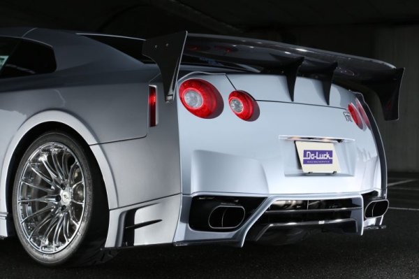 Do-Luck Nissan GT-R (R35) Low MountRear Wing