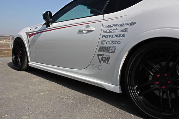 Garage Vary Toyota 86 / Subaru BRZ (ZN6 / ZC6) 86 Zenki Side Steps (FRP)