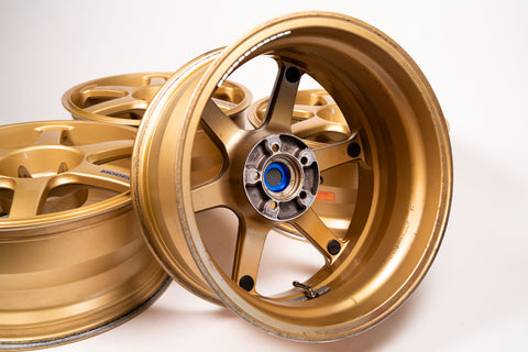 Yokohama Advan AVS Model 6  17" 8J +35 (5x100)
