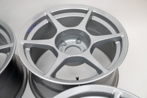 Buddy Club P1 16" 8.5J +17, 8.5J +27 (5x114.3)
