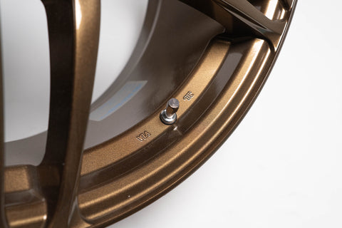 Yokohama AVS Model 5 17" 8J +45 (5x114.3)