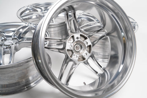 Yokohama AVS Model 5 17" 7J +50 (5x100)