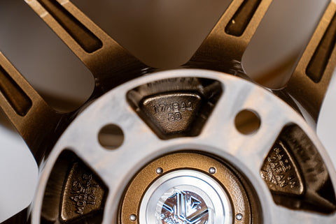 Yokohama AVS Model 5 17" 9J +35, 8J +30 (5x114.3)