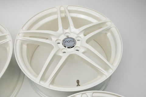 Yokohama AVS Model 5 17" 7J +50 (5x100)