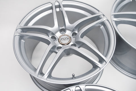 AVS Model 5 17" 9J +35, 8J +30 (5x114.3)