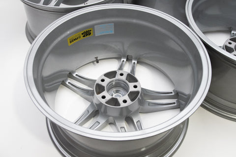 Yokohama AVS Model 5 18" 9J +20 (5x114.3)