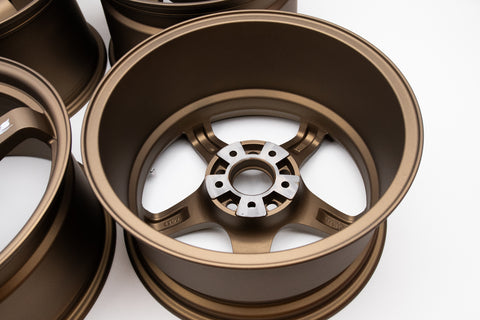 URAS NS-01 17" 9.5J +15, 9J +30 (5x114.3)