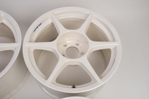 Buddy Club P1 17" 9J +17, 8J +22 (5x114.3)