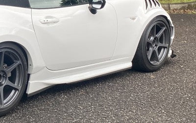 Jet Stream Mazda Roadster (ND) Side Step 01 (FRP, Black Gel Coat)