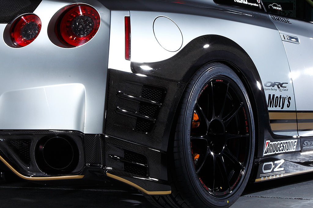 Top Secret R35 Rear Over Fenders (Zenki and Chuki)